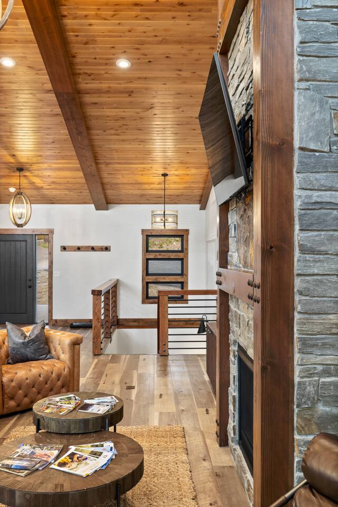 Sleeps 14, Hot tub, OutdoorFireTable, HeatedGarage — photo 68