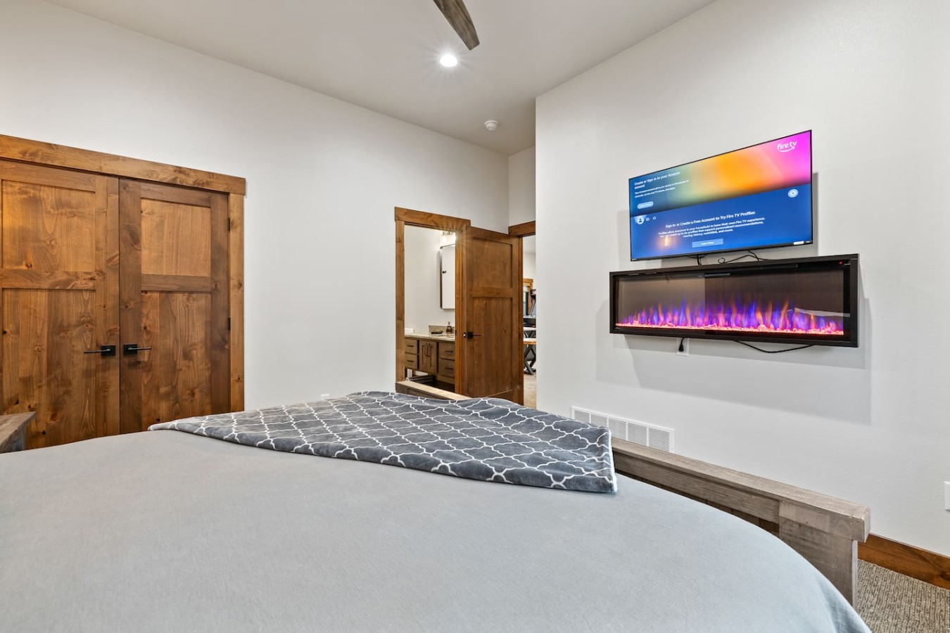 Sleeps 14, Hot tub, OutdoorFireTable, HeatedGarage — photo 58