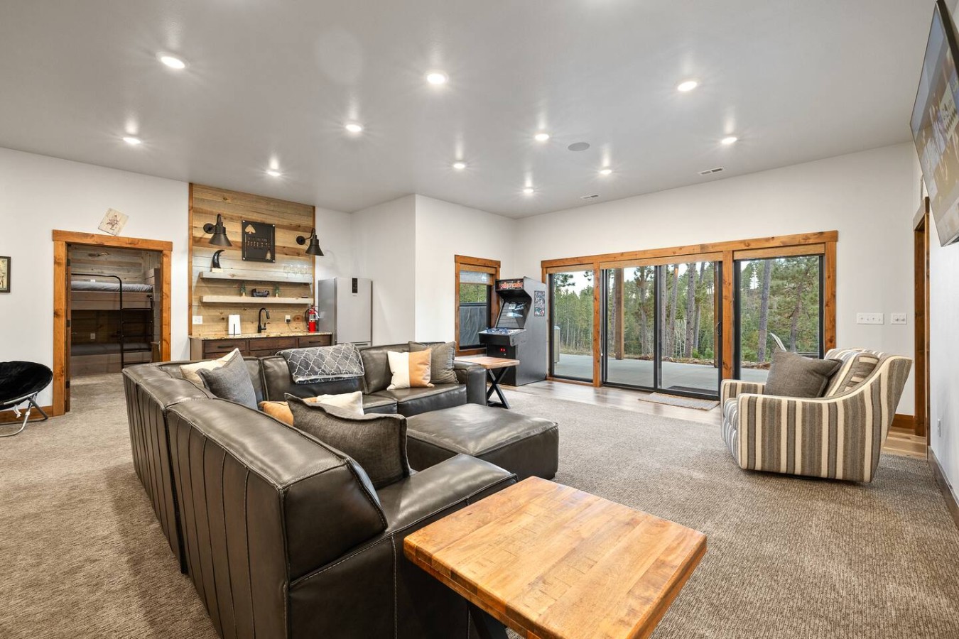 Sleeps 14, Hot tub, OutdoorFireTable, HeatedGarage — photo 53