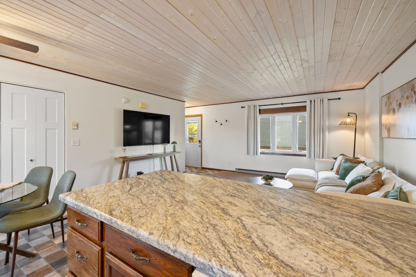 2 bedroom, 1 bath, townhome, west rapid location — photo 10