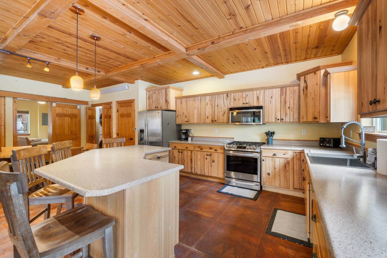 Cozy Cabin: Private Hot Tub, Starlink & Nature — photo 7