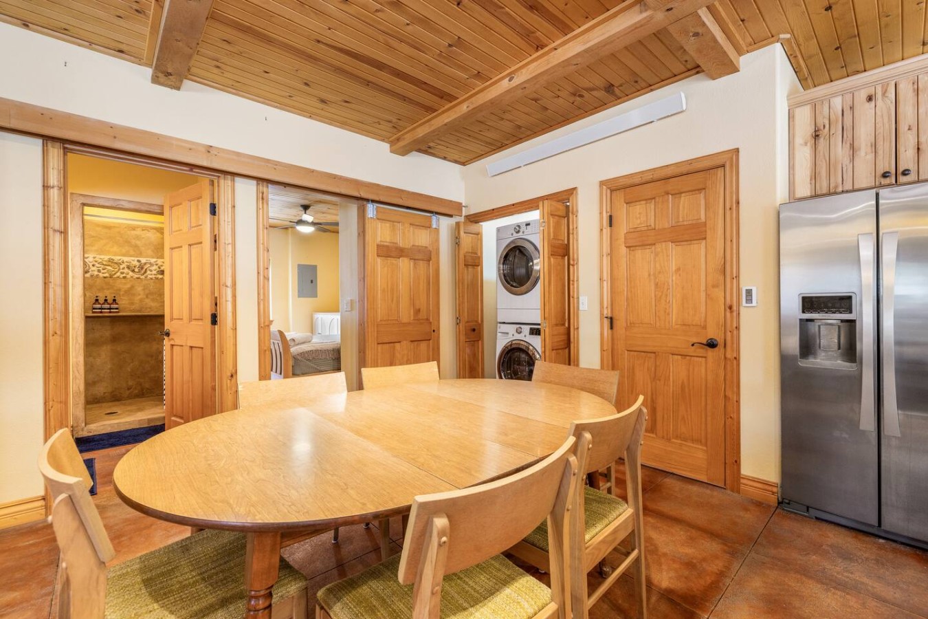 Cozy Cabin: Private Hot Tub, Starlink & Nature — photo 6