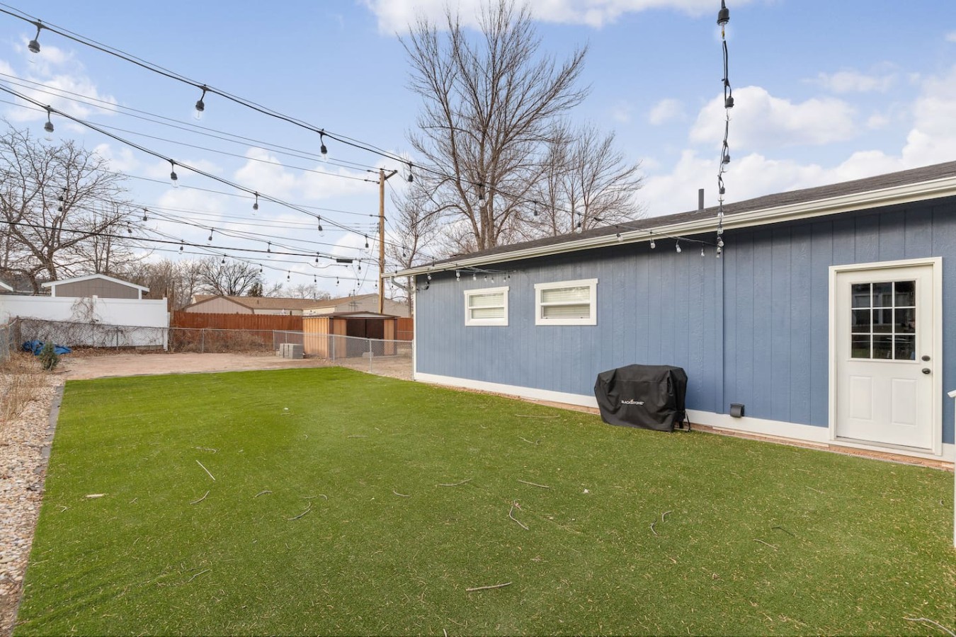 3 bed,2 bath Luxury & Private Turf Yard — photo 31