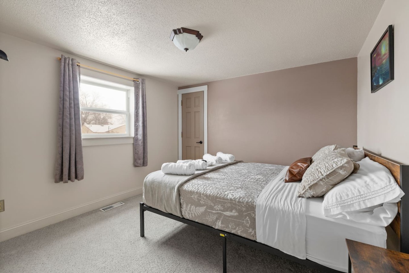 The cozy corner getaway! — photo 12