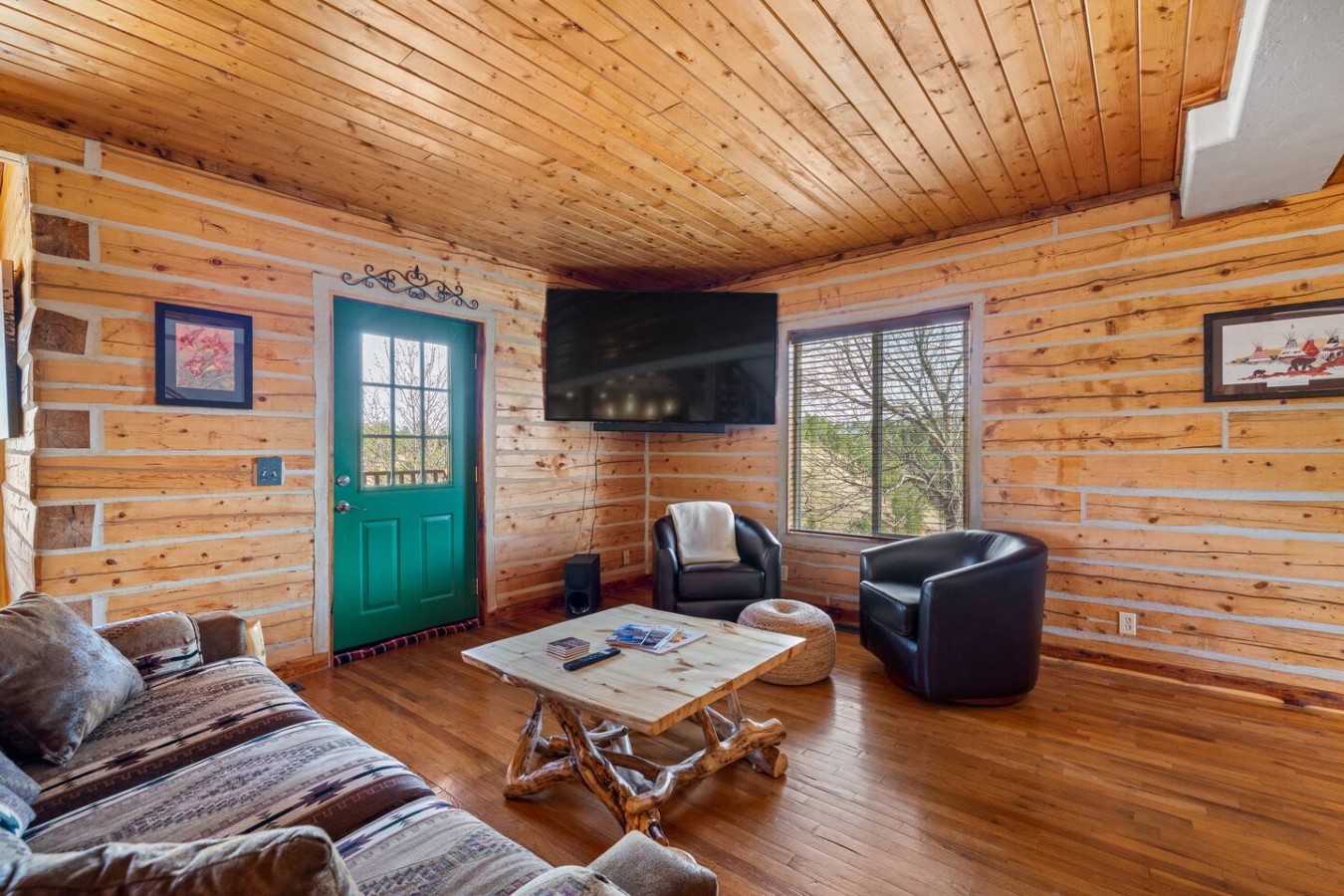 Log cabin on a canyon, panoramic hills, 3 levels — photo 8