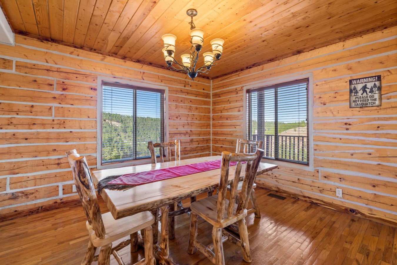 Log cabin on a canyon, panoramic hills, 3 levels — photo 7