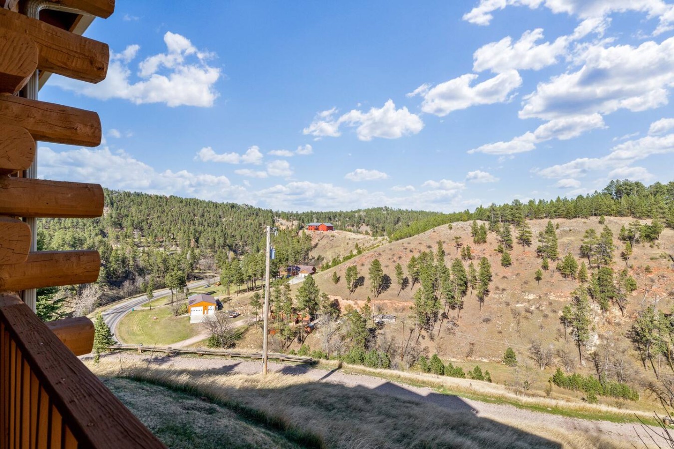 Log cabin on a canyon, panoramic hills, 3 levels — photo 21