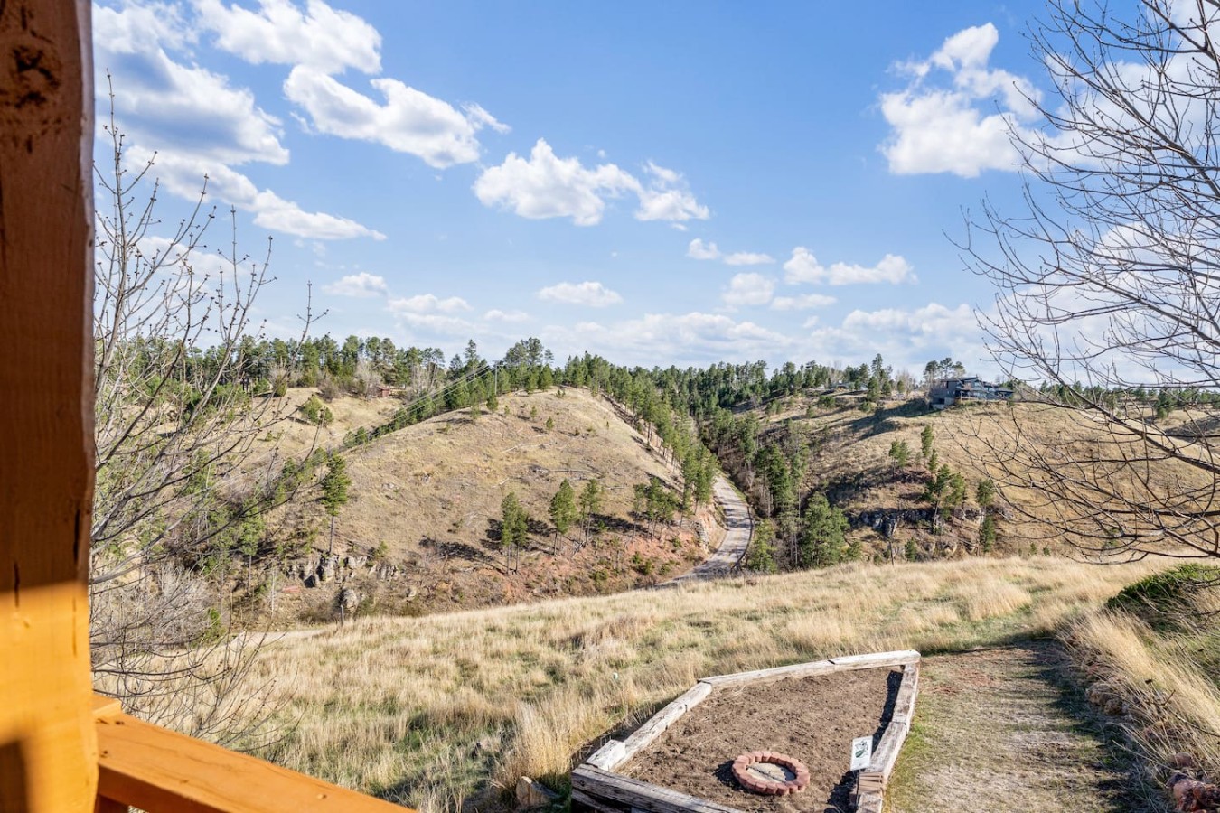Log cabin on a canyon, panoramic hills, 3 levels — photo 28