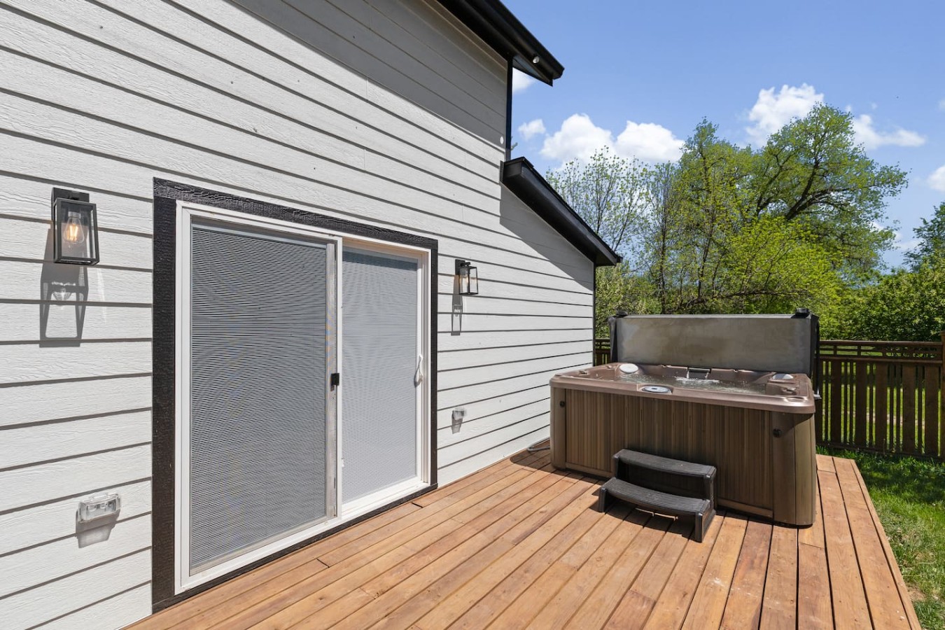 Modern Farmhouse | HotTub + Walk to Crow Peak Brew — photo 4