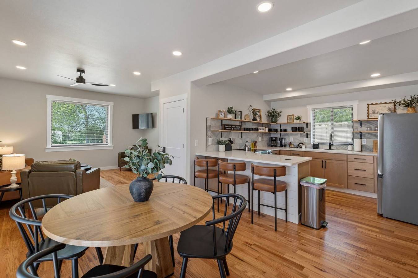Modern Farmhouse | HotTub + Walk to Crow Peak Brew — photo 17