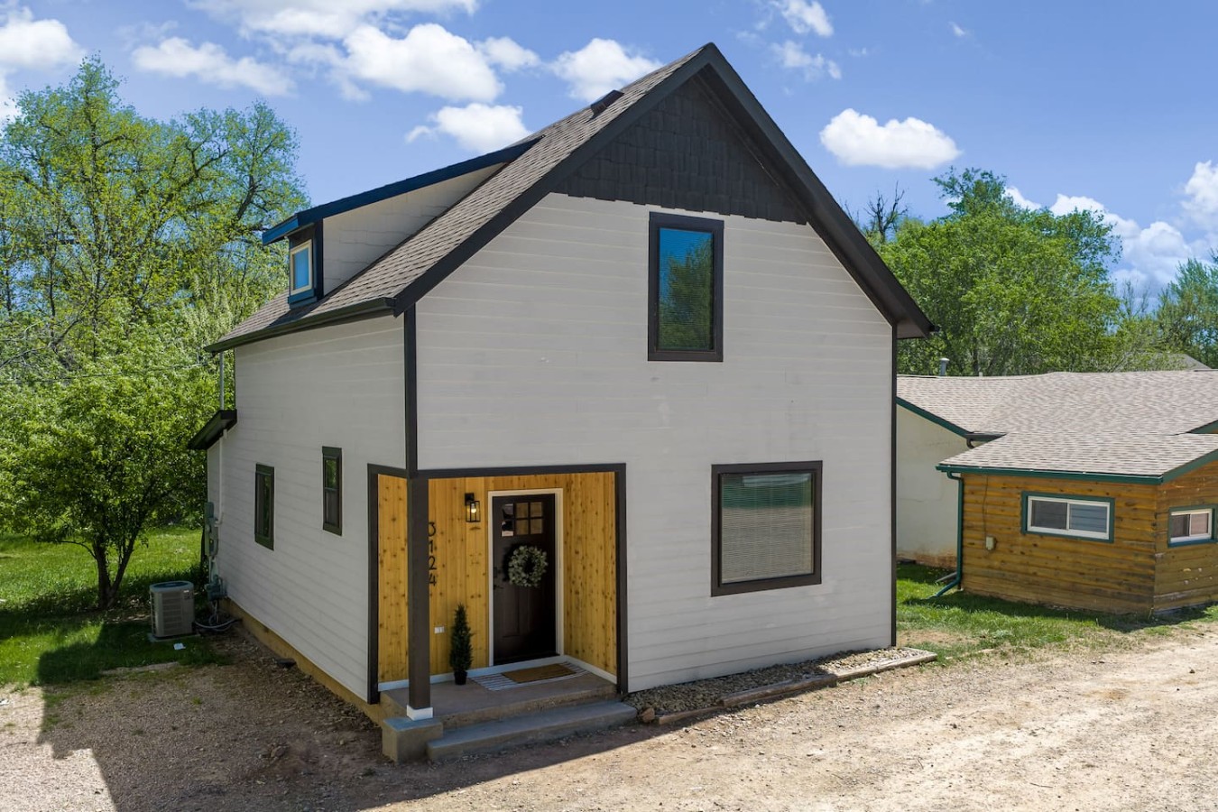 Modern Farmhouse | HotTub + Walk to Crow Peak Brew — photo 39