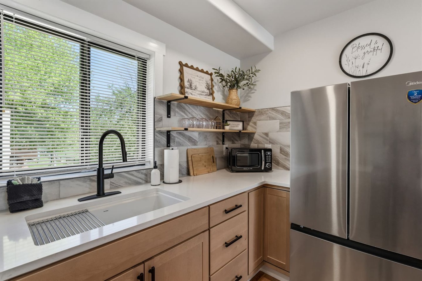 Modern Farmhouse | HotTub + Walk to Crow Peak Brew — photo 23