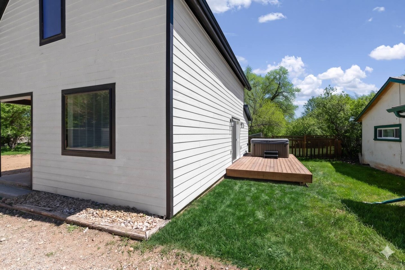 Modern Farmhouse | HotTub + Walk to Crow Peak Brew — photo 41