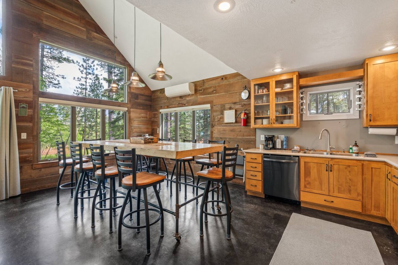 Still Pines Cabin — photo 9