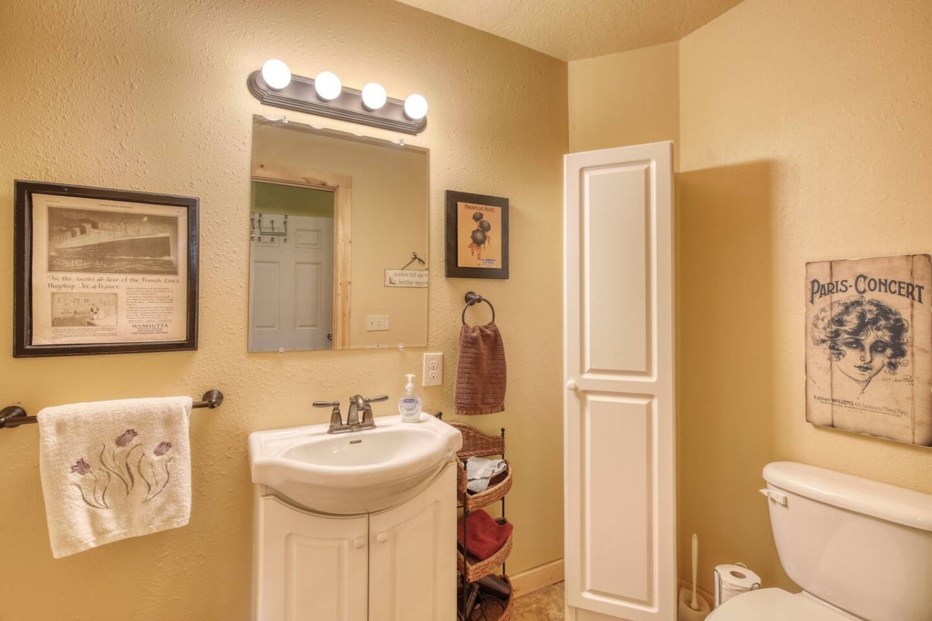 13 beds, Hot tub, flat parking, Terry Peak! — photo 32