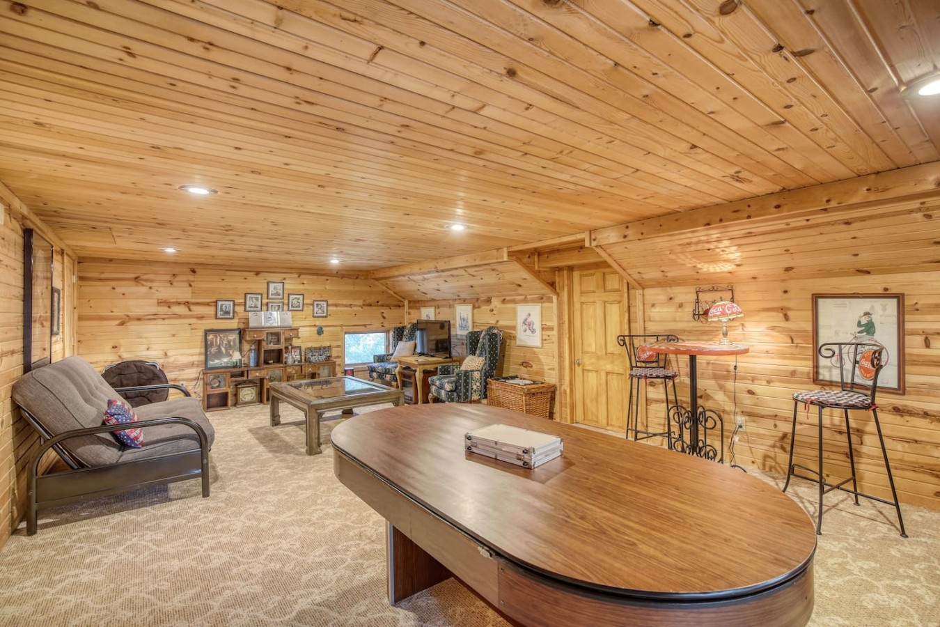 13 beds, Hot tub, flat parking, Terry Peak! — photo 7