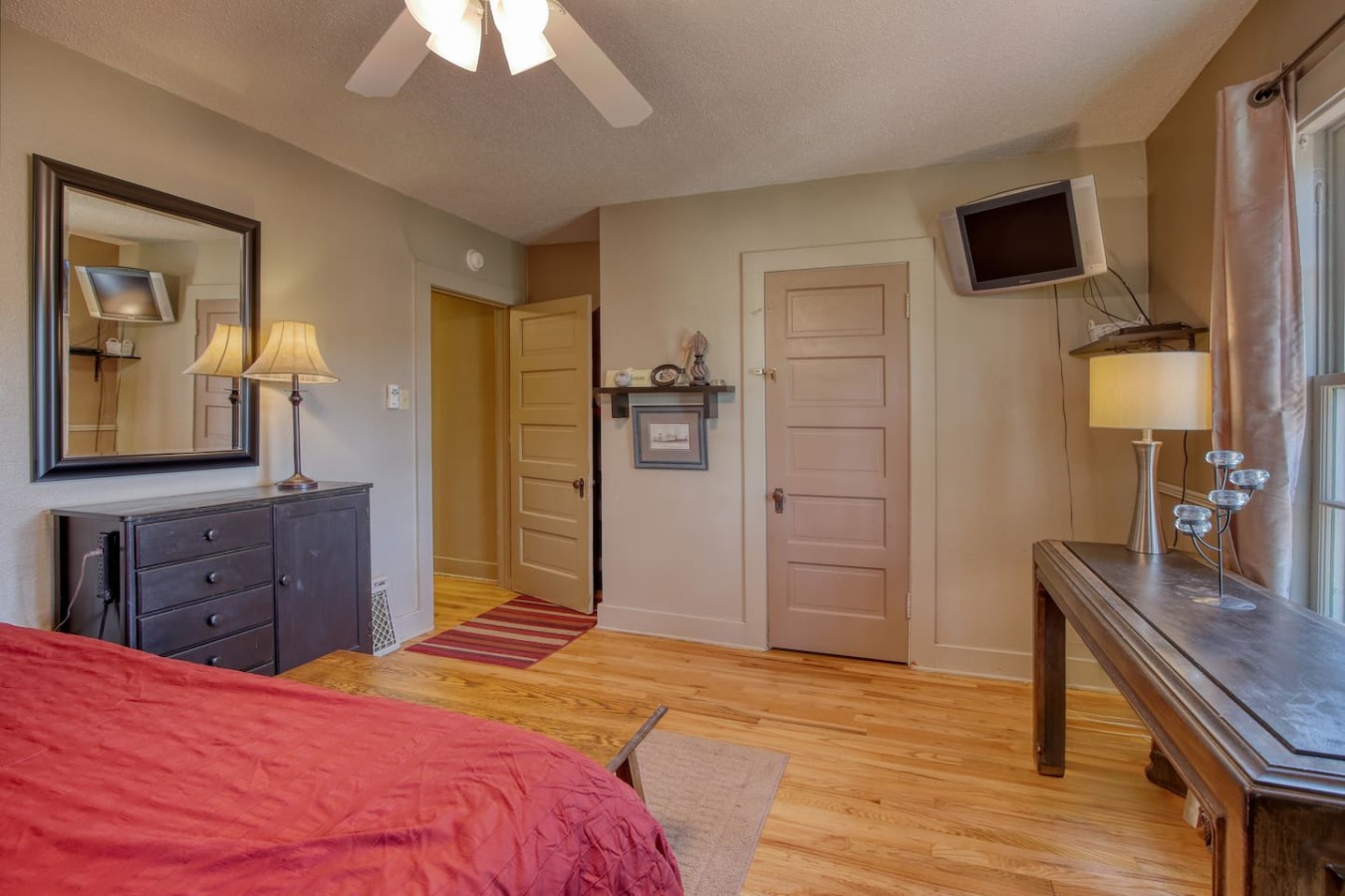 13 beds, Hot tub, flat parking, Terry Peak! — photo 24