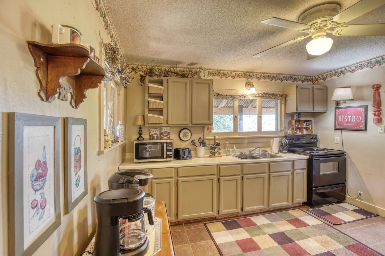 13 beds, Hot tub, flat parking, Terry Peak! — photo 16