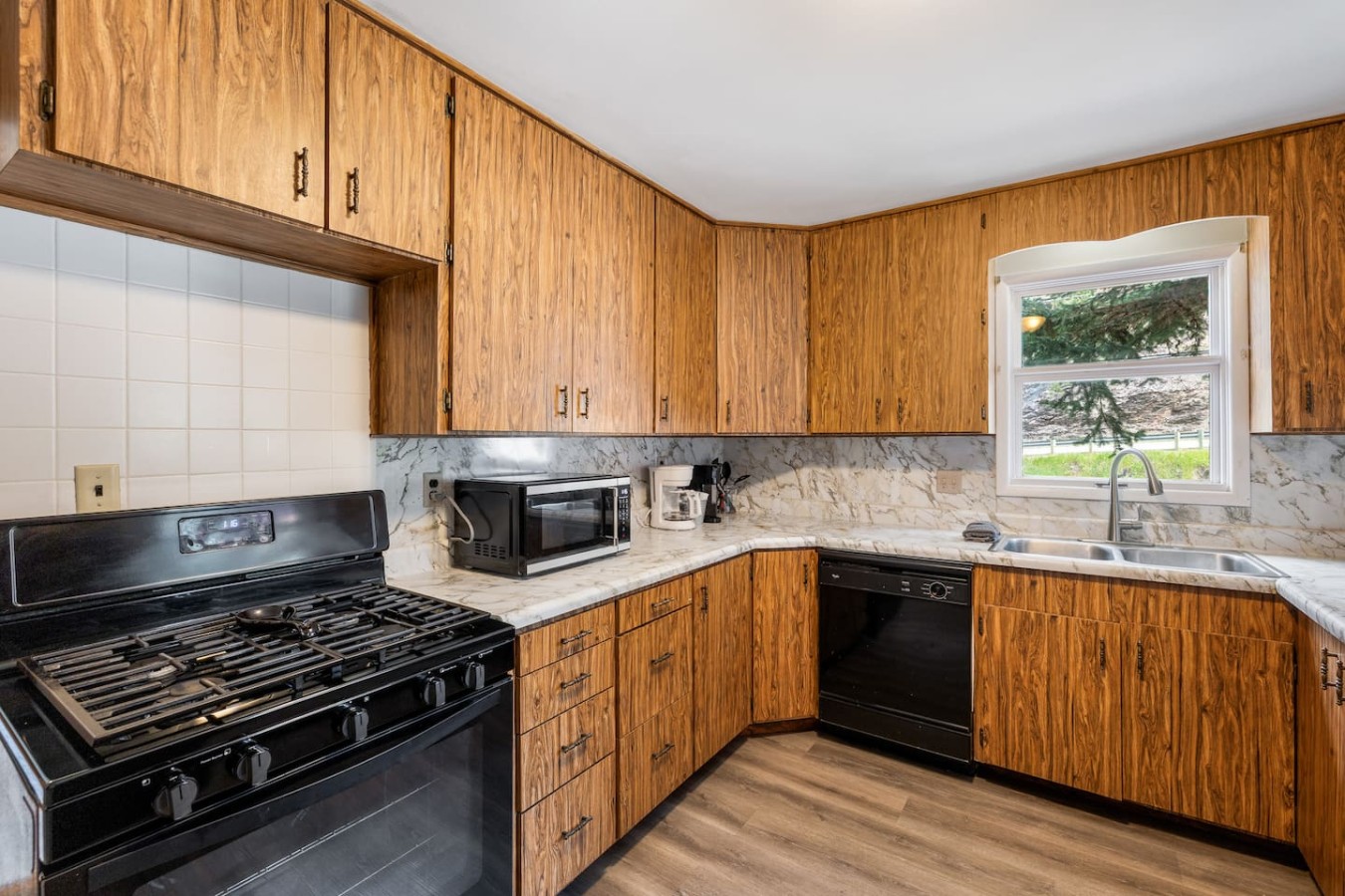 The Pondo: Cabin 1, 2 bedroom, 2 bed, kitchen — photo 8