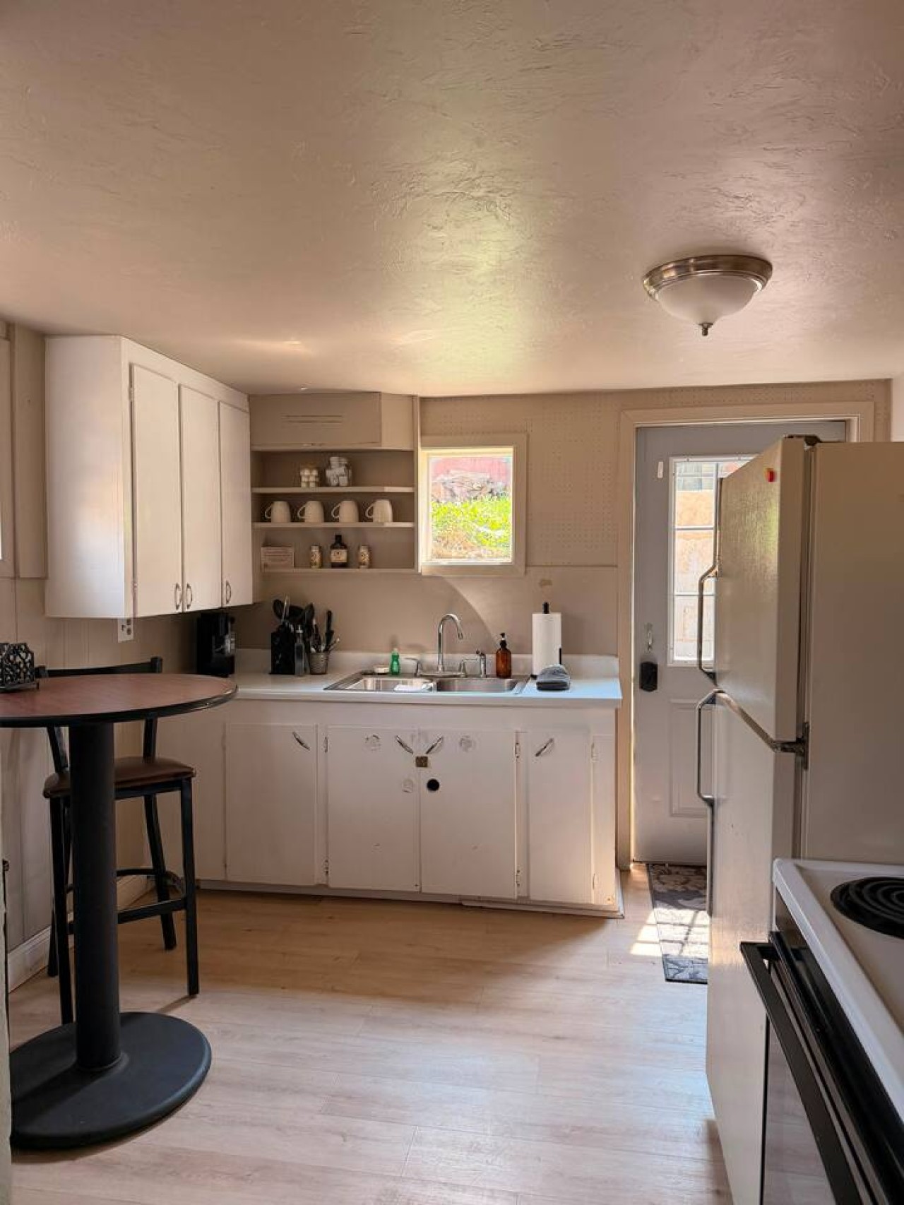 2 bedroom, walk in shower, minisplit AC/heat — photo 3