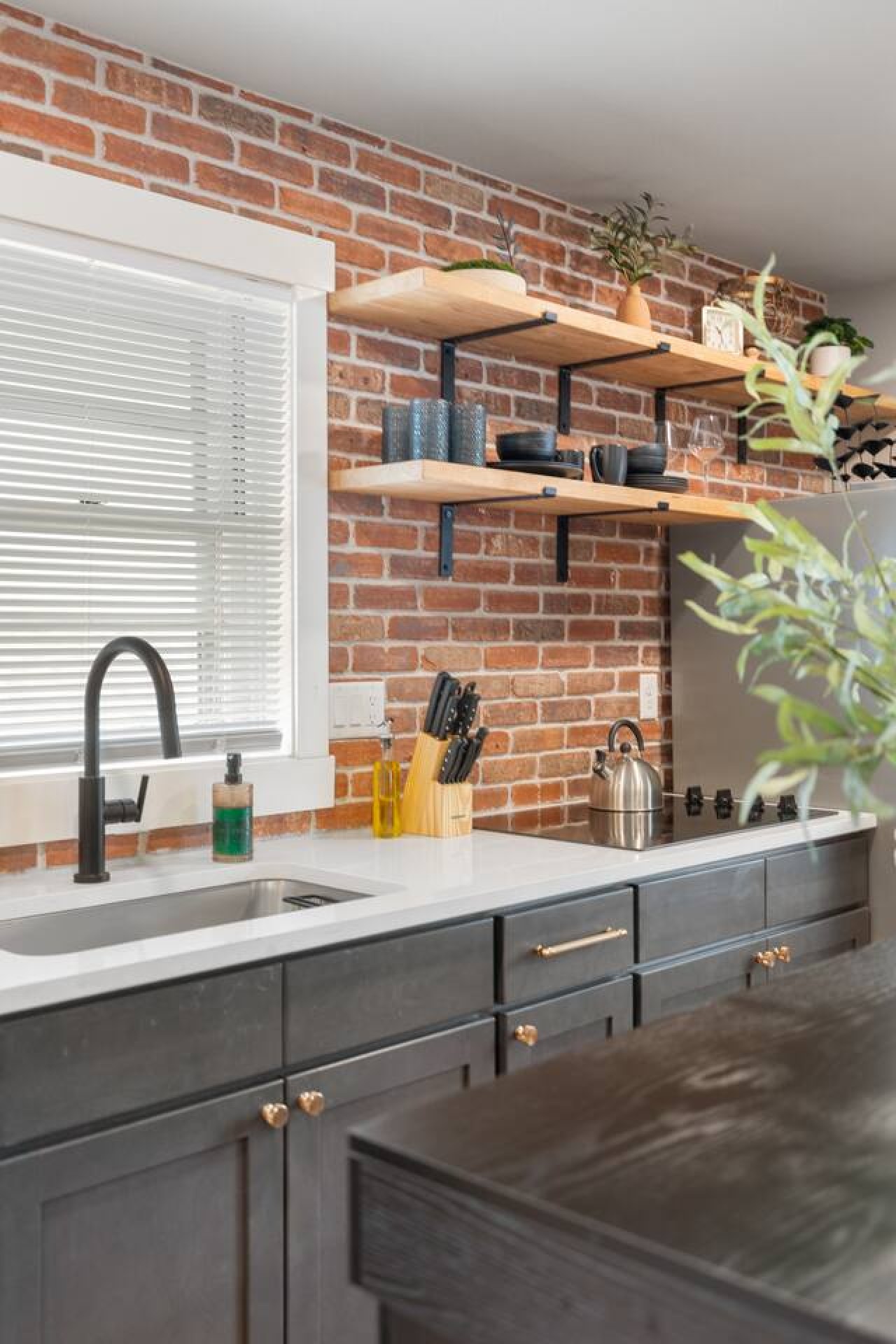 Stylish Studio · King Bed, Brick & Trex Deck — photo 11