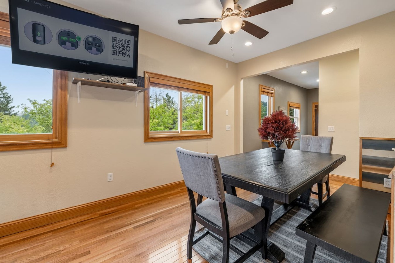 7 bed, 4 bathroom, Hot tub, Gorgeous Mountain View — photo 18