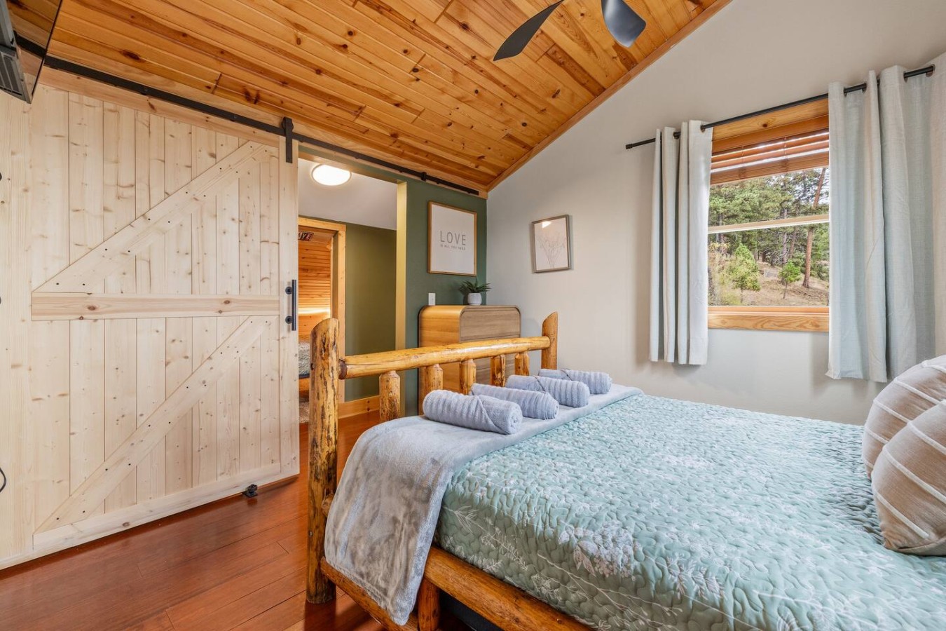 7 bed, 4 bathroom, Hot tub, Gorgeous Mountain View — photo 24