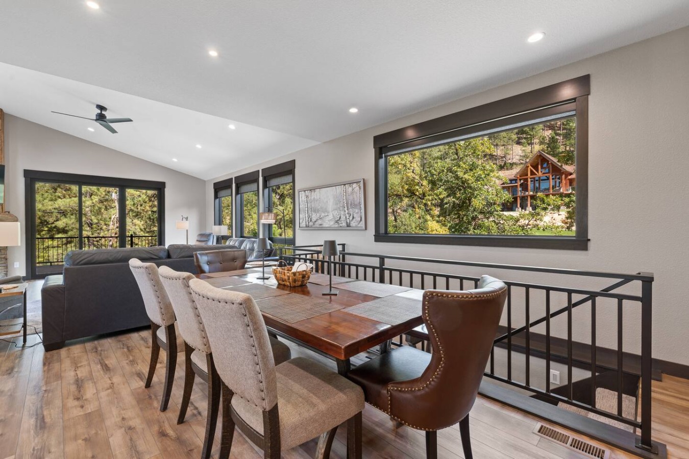 4 King bedrooms, 3.5 bath, Hot Tub, Cliff Views — photo 6