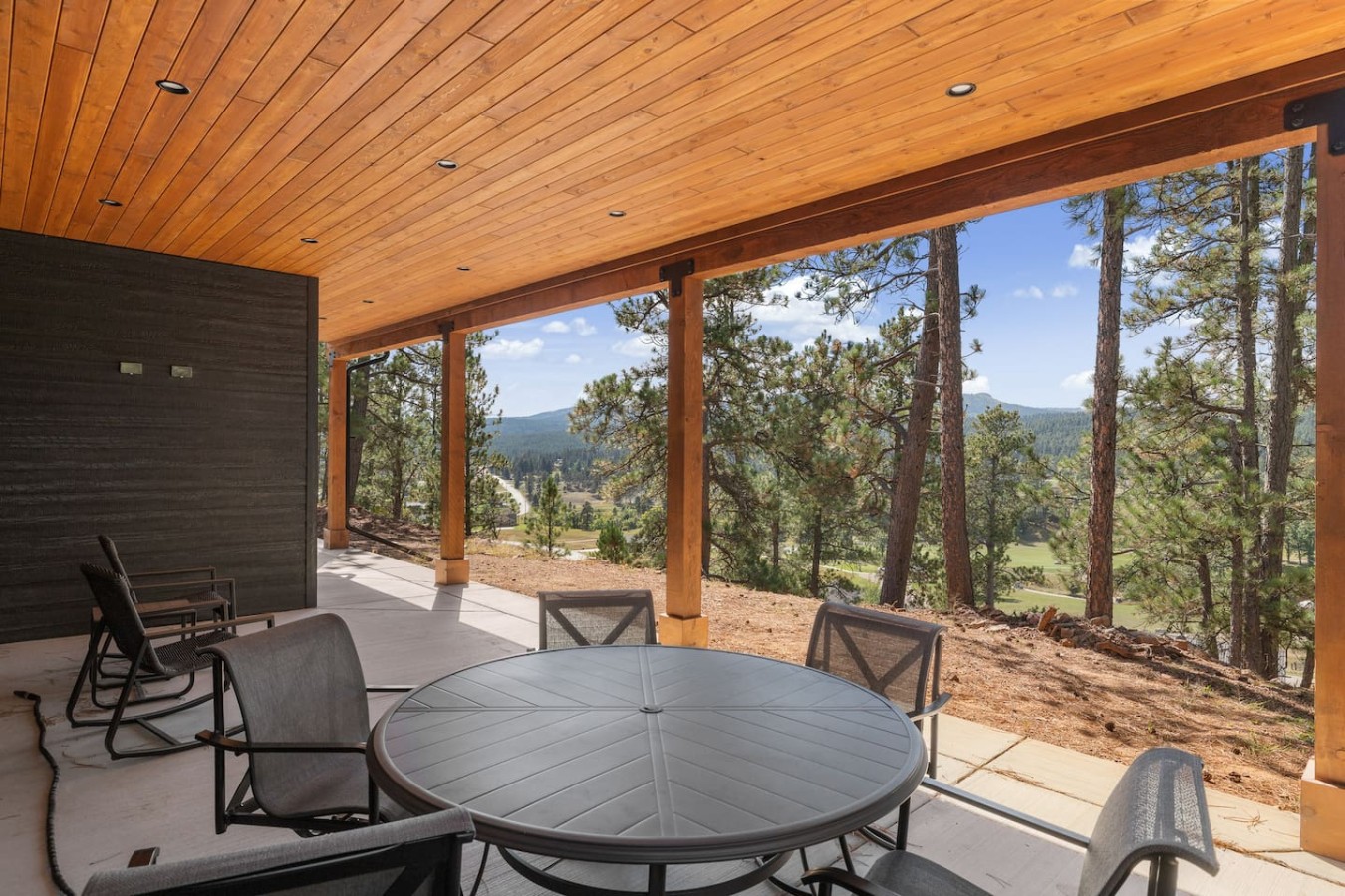 4 King bedrooms, 3.5 bath, Hot Tub, Cliff Views — photo 48