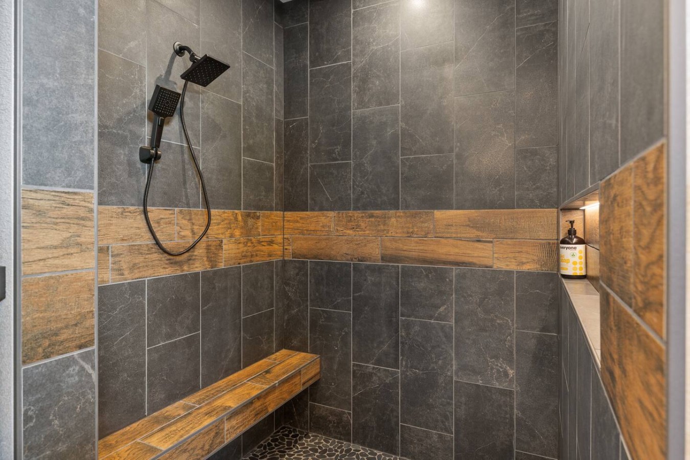 4 King bedrooms, 3.5 bath, Hot Tub, Cliff Views — photo 34