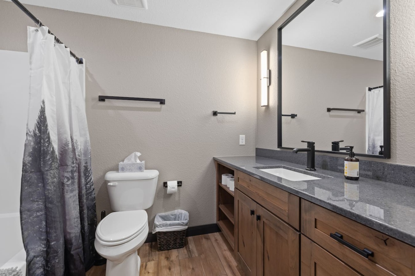 4 King bedrooms, 3.5 bath, Hot Tub, Cliff Views — photo 7