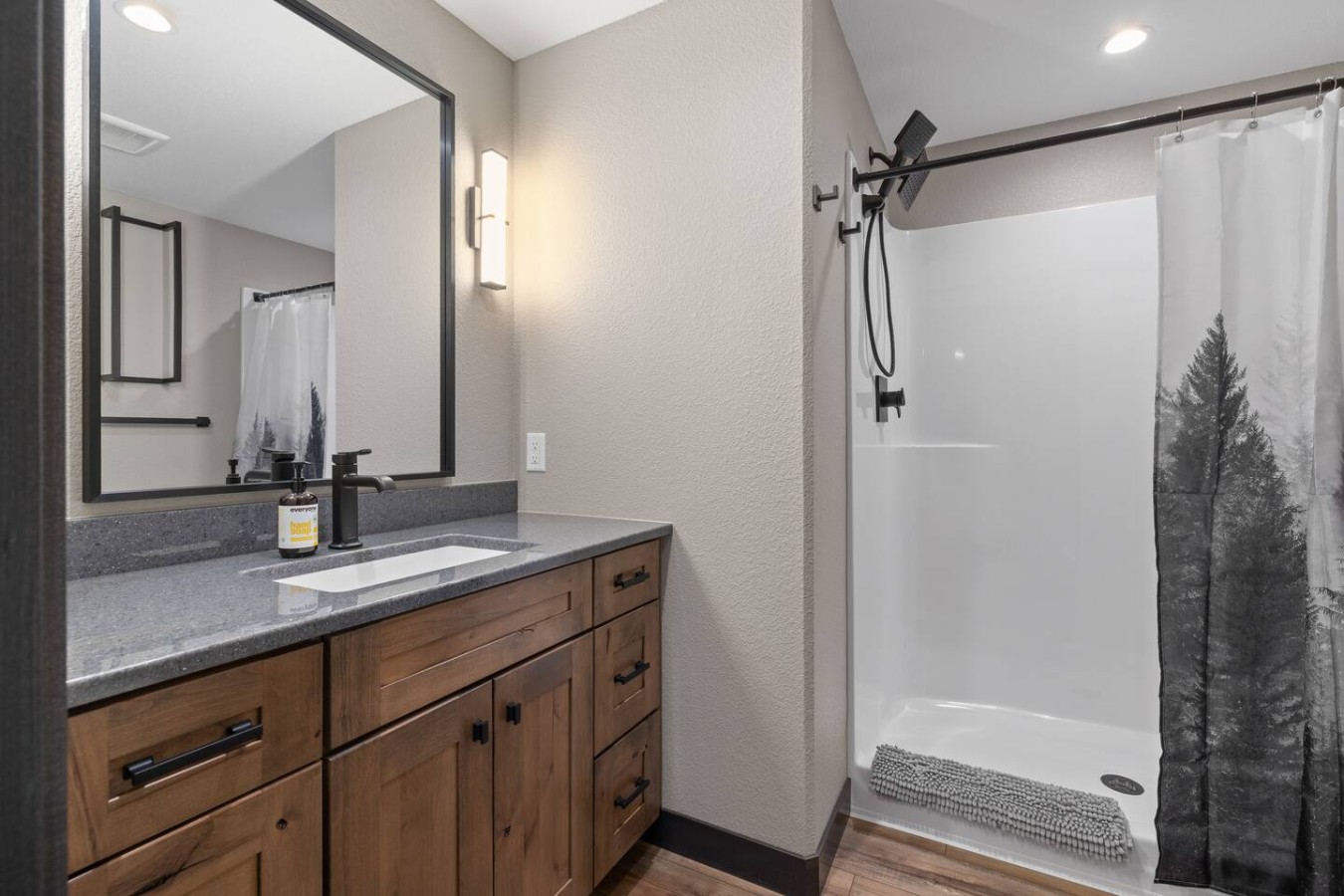 4 King bedrooms, 3.5 bath, Hot Tub, Cliff Views — photo 14