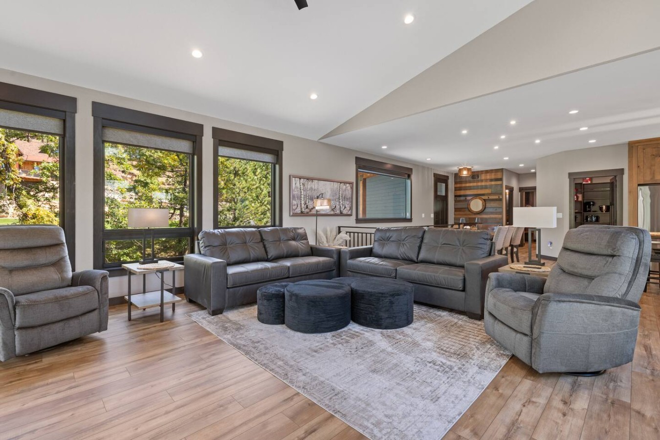 4 King bedrooms, 3.5 bath, Hot Tub, Cliff Views — photo 44