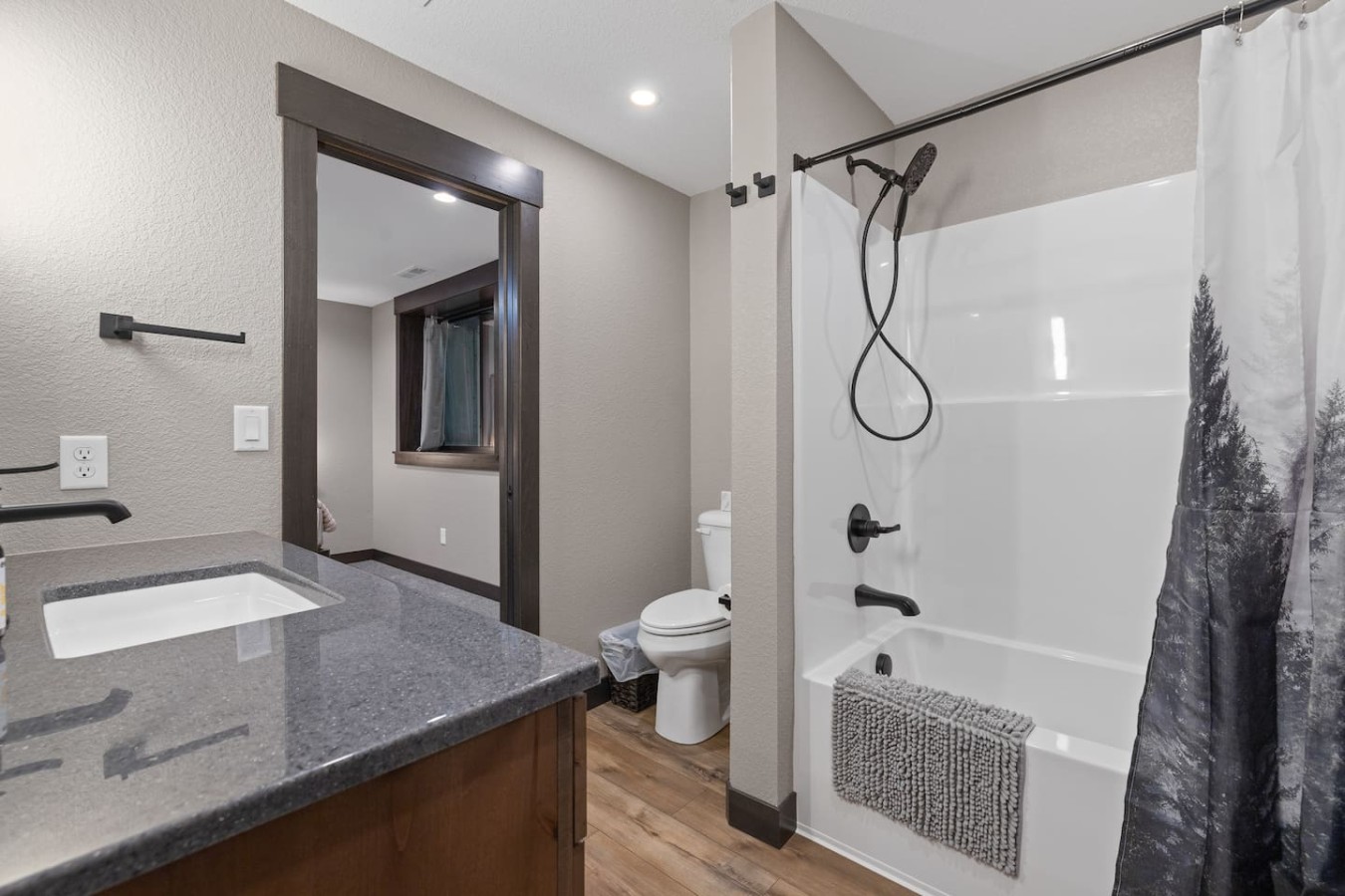 4 King bedrooms, 3.5 bath, Hot Tub, Cliff Views — photo 15