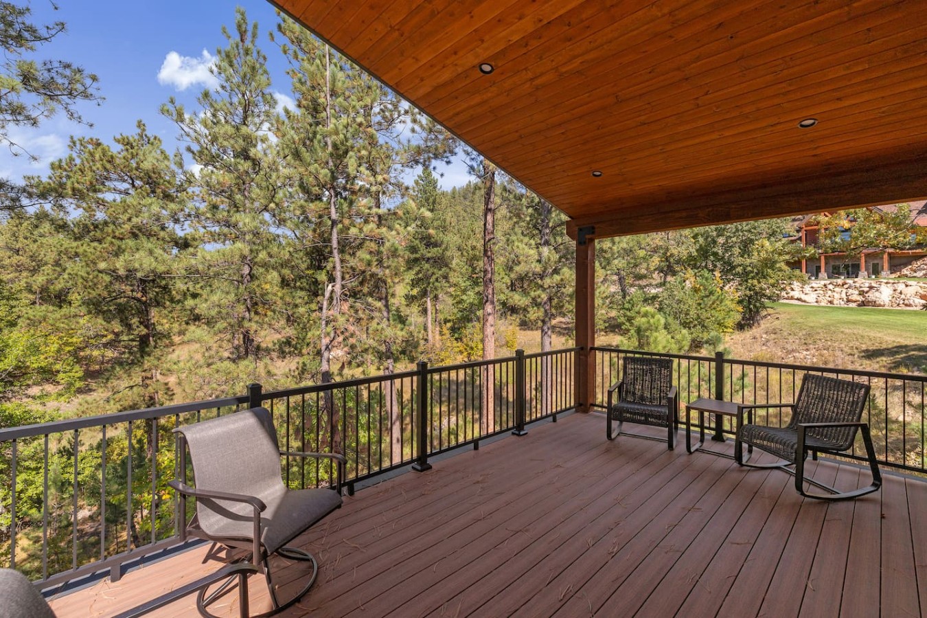 4 King bedrooms, 3.5 bath, Hot Tub, Cliff Views — photo 53