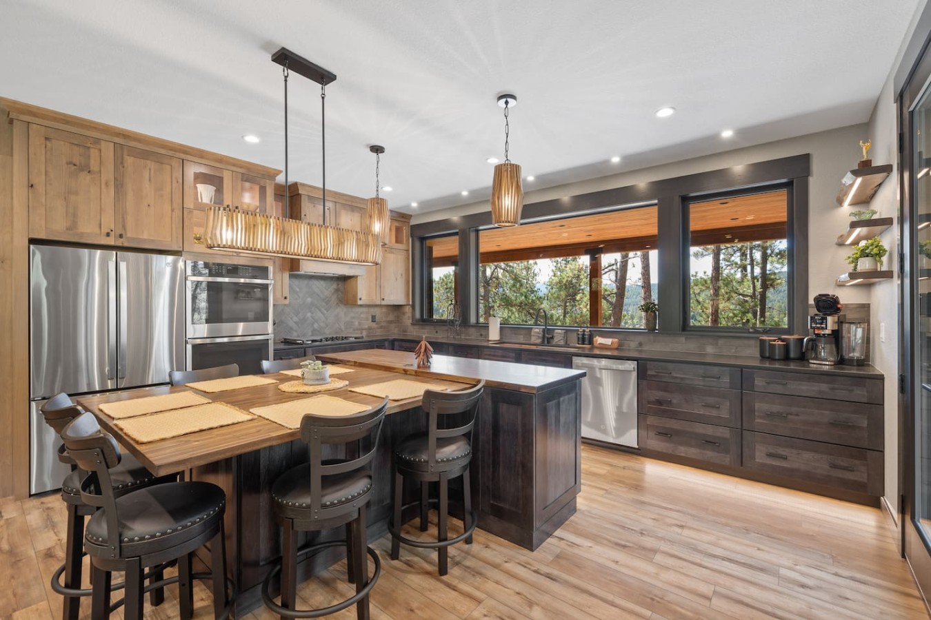 4 King bedrooms, 3.5 bath, Hot Tub, Cliff Views — photo 5
