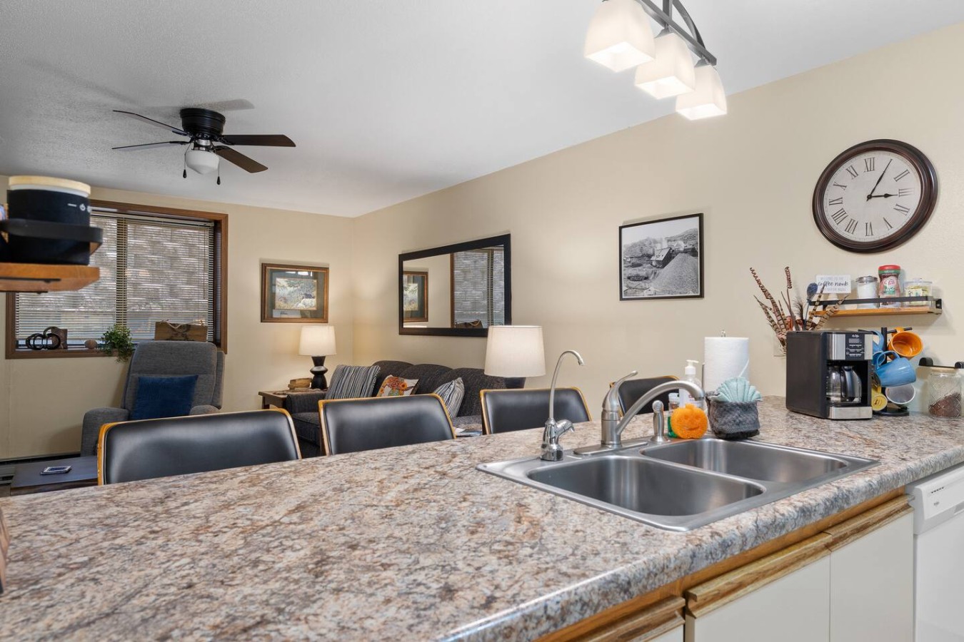 Condo: 1 bed, 1 bath, DVD Library, Fishing Gear — photo 19