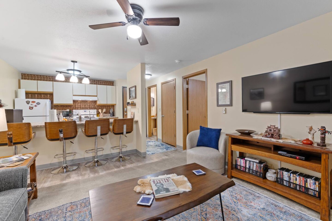 Condo: 1 bed, 1 bath, DVD Library, Fishing Gear — photo 2