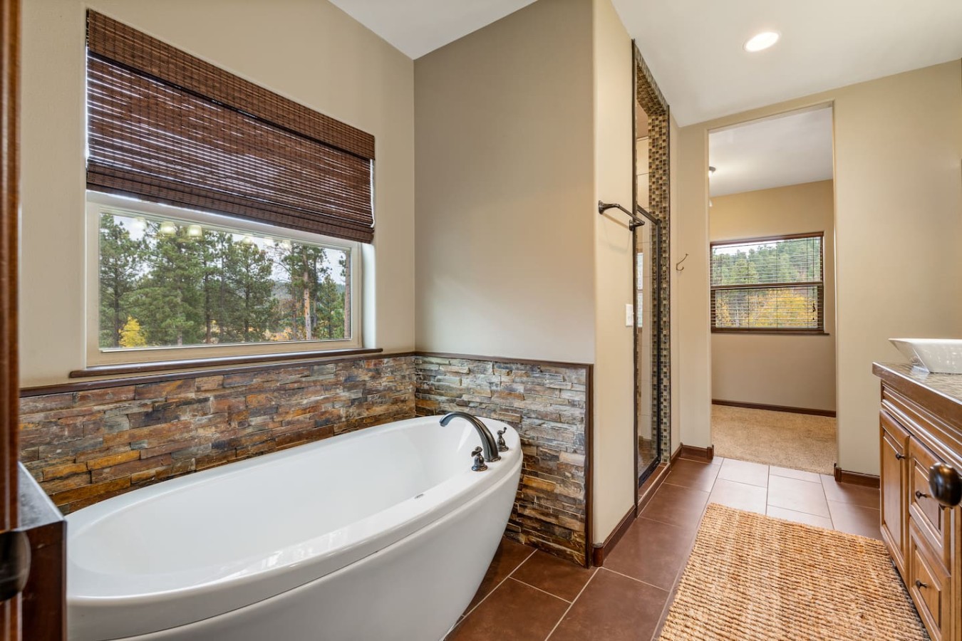 Private: 10 Beds, Hot Tub & Forest Views Near Lead — photo 25