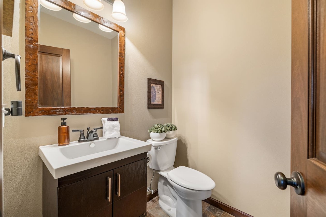 Private: 10 Beds, Hot Tub & Forest Views Near Lead — photo 21