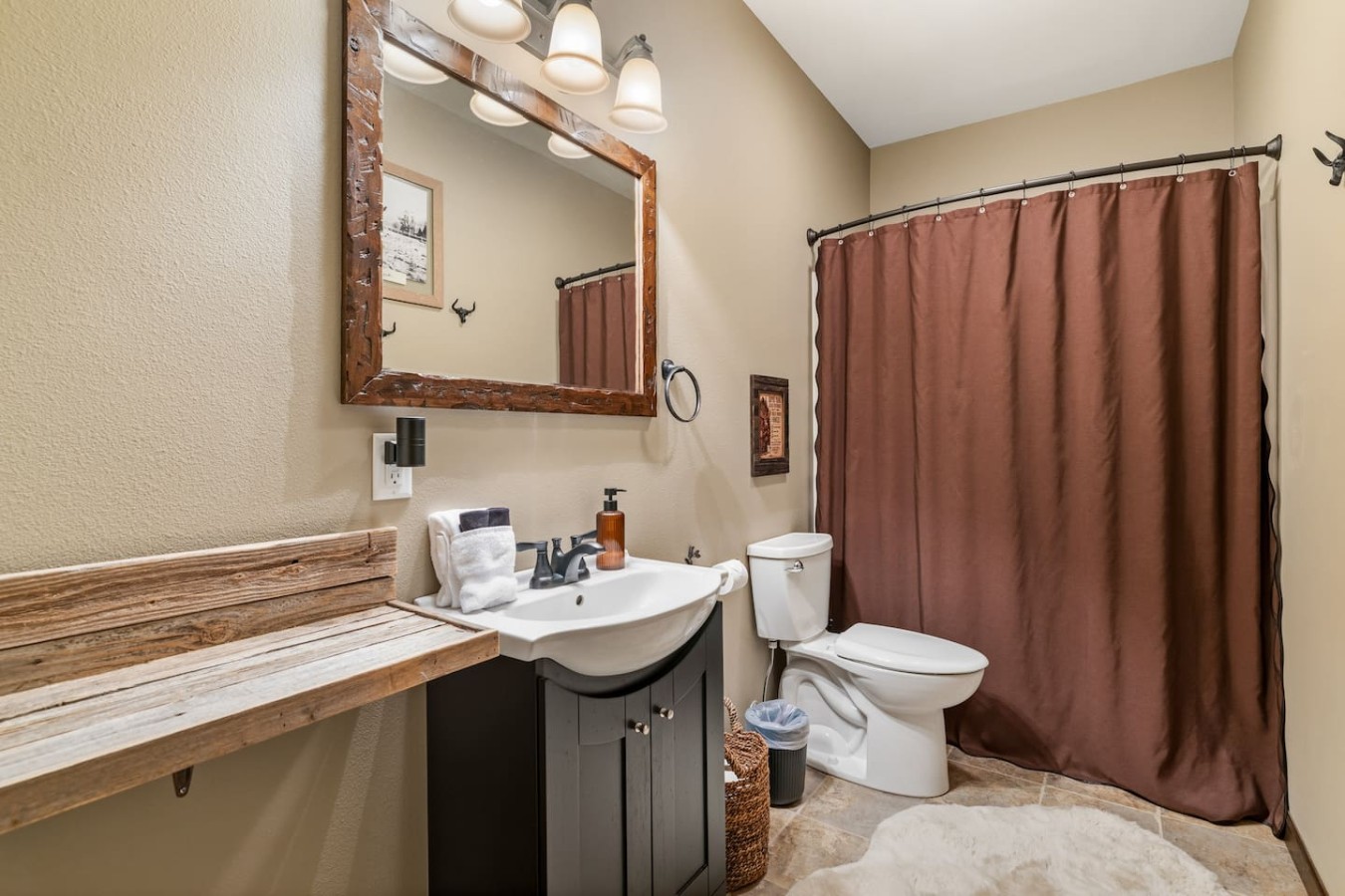 Private: 10 Beds, Hot Tub & Forest Views Near Lead — photo 50