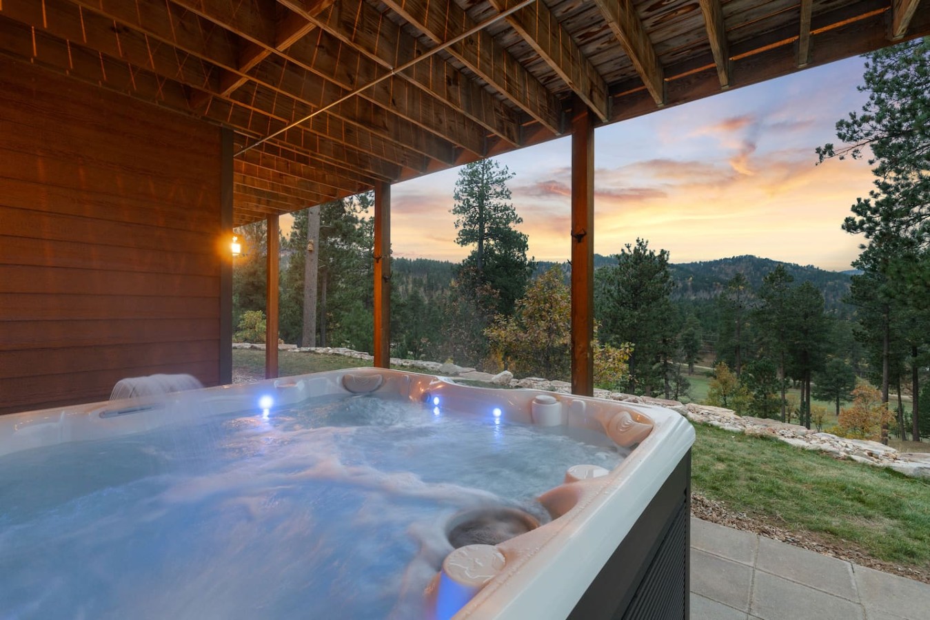Private: 10 Beds, Hot Tub & Forest Views Near Lead — photo 3