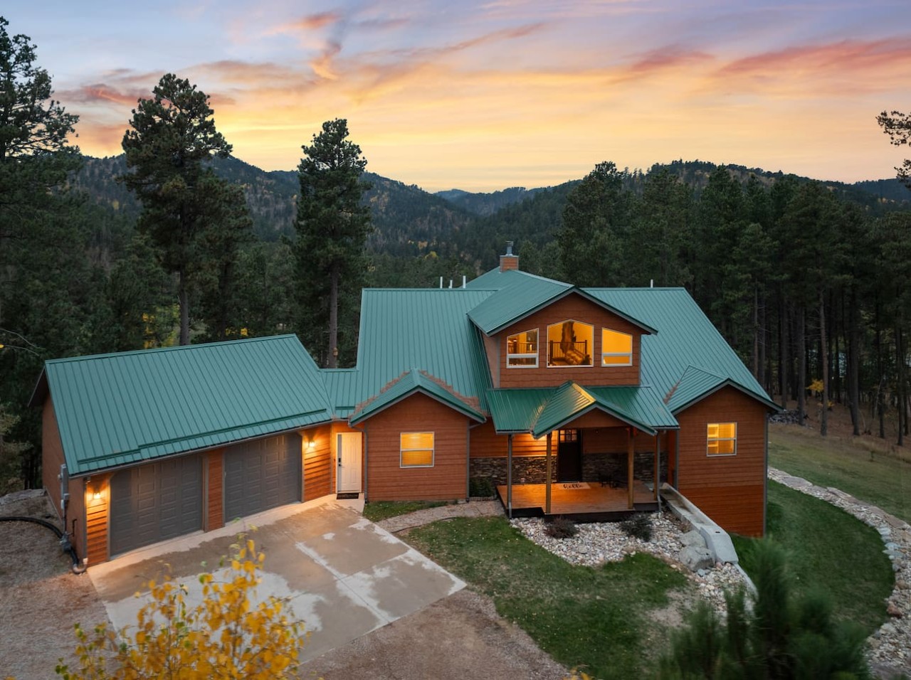Private: 10 Beds, Hot Tub & Forest Views Near Lead — photo 88