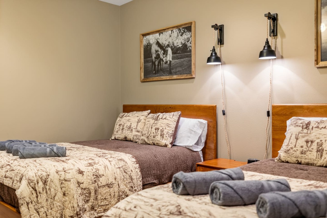 Private: 10 Beds, Hot Tub & Forest Views Near Lead — photo 44
