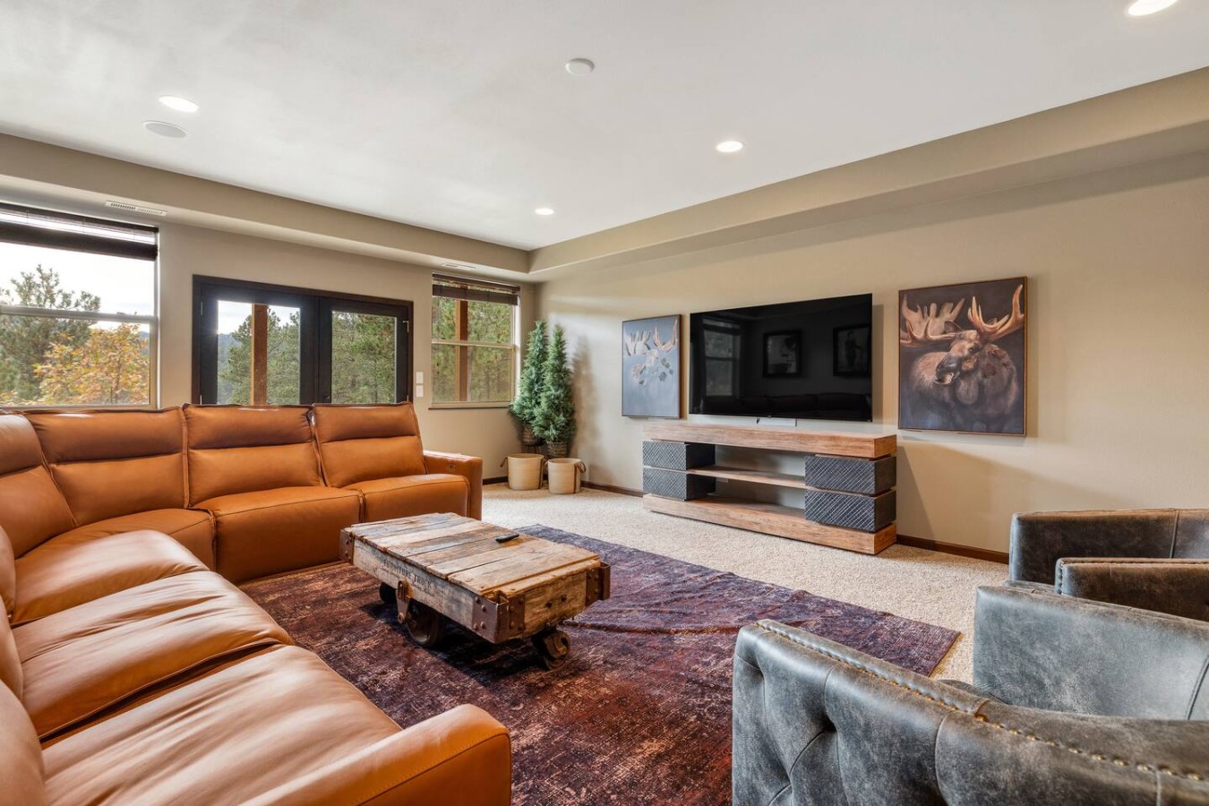 Private: 10 Beds, Hot Tub & Forest Views Near Lead — photo 4