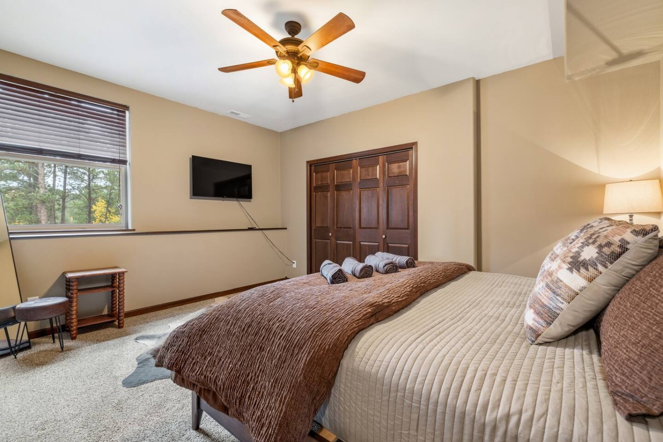 Private: 10 Beds, Hot Tub & Forest Views Near Lead — photo 53