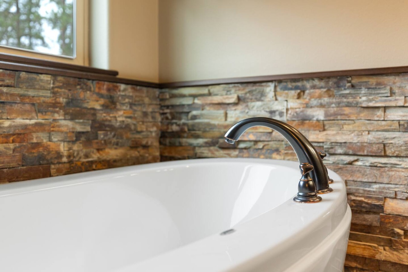 Private: 10 Beds, Hot Tub & Forest Views Near Lead — photo 28