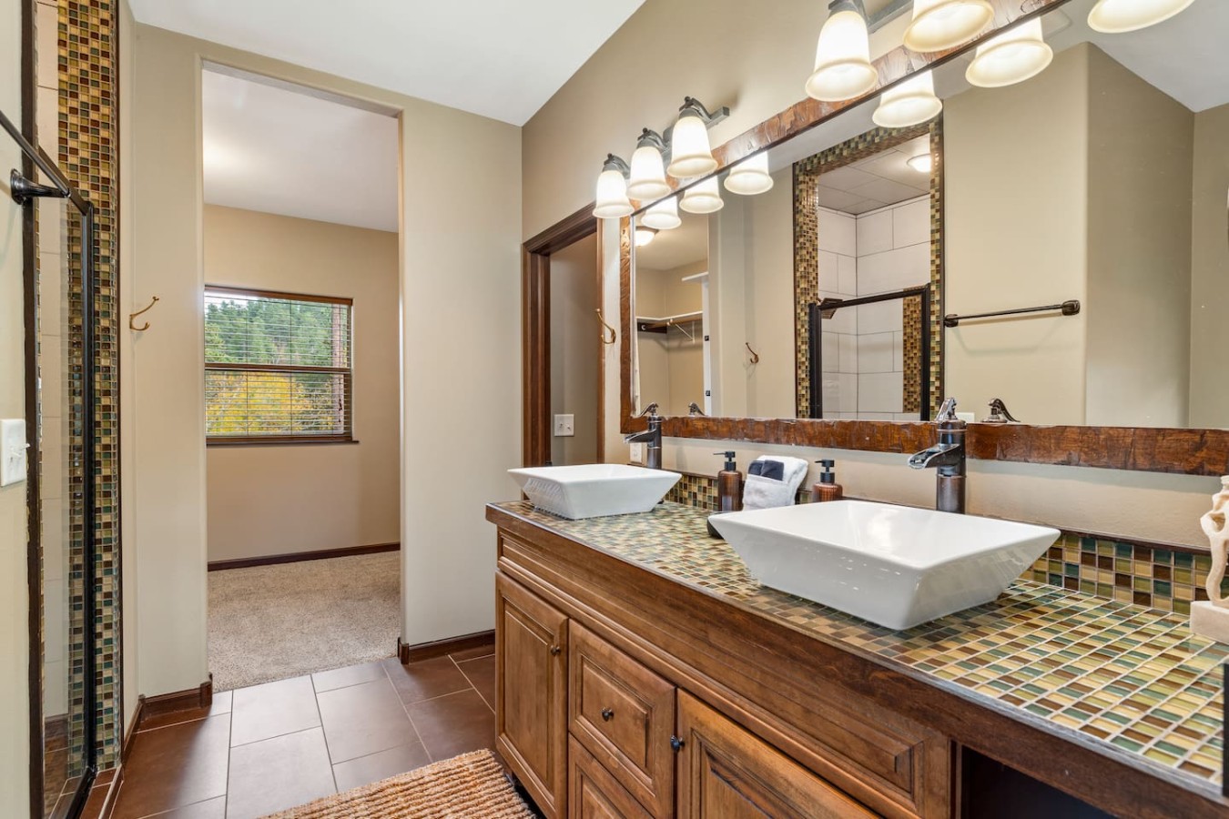 Private: 10 Beds, Hot Tub & Forest Views Near Lead — photo 24