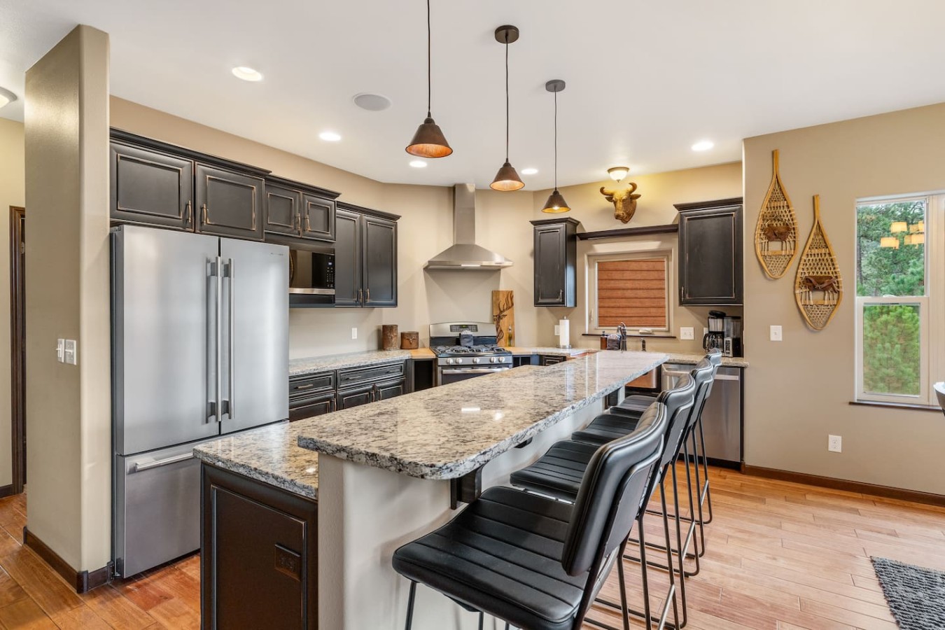 Private: 10 Beds, Hot Tub & Forest Views Near Lead — photo 5