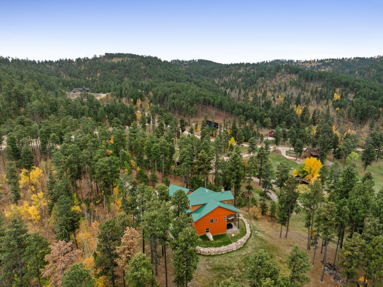 Private: 10 Beds, Hot Tub & Forest Views Near Lead — photo 78